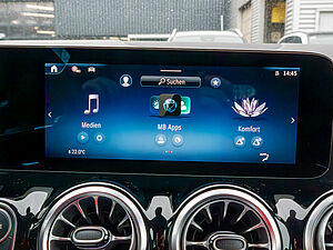 Mercedes-Benz GLA 180 Edition AMG Line 11 navigation