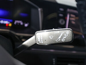 Volkswagen Polo R-Line 1,0 l TSI DSG 27 navigation