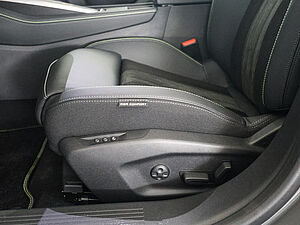 Peugeot 408 GT HYBRID 145 e-DSC6 30 navigation