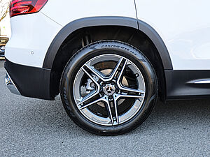 Mercedes-Benz GLB 200 AMG Line 5 navigation