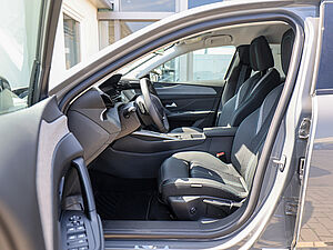 Peugeot 308 Allure HYBRID 145 e-DSC6 9 navigation