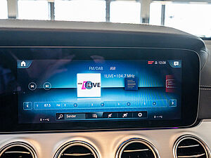 Mercedes-Benz E 220 d T Avantgarde 11 navigation