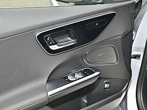 Mercedes-Benz C 180 T Avantgarde Advanced 27 navigation
