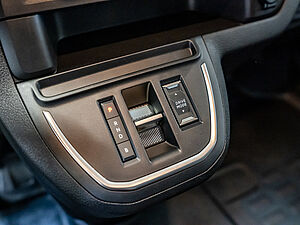 Peugeot Expert e-L2 KW 100kW - 75kWh Vollelektrisch Autom.; SH; Navi 11 navigation