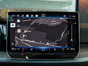 Volkswagen Golf VIII Variant Life 2.0 TDI 13 navigation
