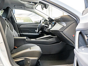 Peugeot 308 Allure HYBRID 136 e-DSC6 2 navigation