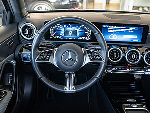 Mercedes-Benz A 250 e Progressive Advanced 18" 9 navigation
