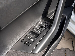 Volkswagen Polo R-Line 1,0 l TSI DSG 22 navigation