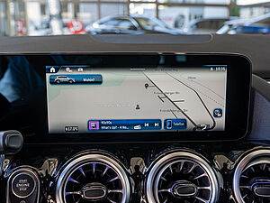 Mercedes-Benz GLA 180 AMG Advanced Plus 11 navigation