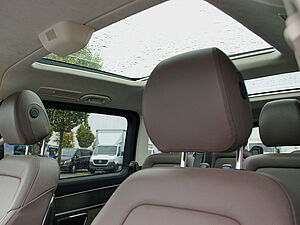 Mercedes-Benz V 300 d EXCLUSIVE EDITION Lang 31 navigation