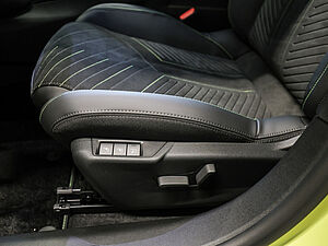 Peugeot 208 GT PureTech 100 30 navigation
