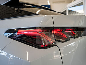 Peugeot 3008 GT HYBRID 136 e-DSC6 NEUES MODELL 29 navigation
