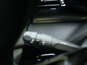 Peugeot 308 SW GT HYBRID 136 e-DSC6 28 navigation