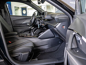 Peugeot 2008 Allure PureTech 100 2 navigation