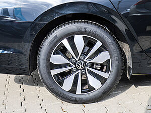 Volkswagen Golf VIII Variant GOAL 2,0 l TDI DSG 8 navigation