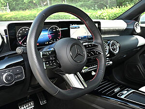 Mercedes-Benz CLA 220 d Coupé AMG Sport Edition 28 navigation