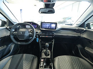 Peugeot 208 Neuer Allure PureTech 100 6 navigation