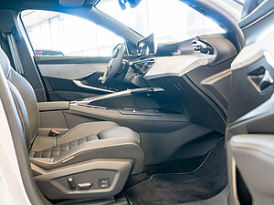 Peugeot 3008 GT HYBRID 136 e-DSC6 NEUES MODELL 2 navigation