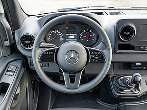 Mercedes-Benz Sprinter 317 CDI Tourer L2H2 9 navigation