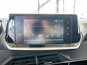 Peugeot 2008 Active 1.2 PureTech 130 EAT8 10 navigation