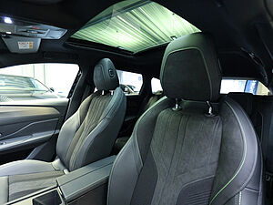 Peugeot 308 SW GT HYBRID 136 e-DSC6 32 navigation