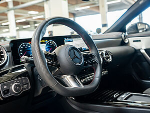 Mercedes-Benz CLA 200 Coupé AMG Sport Premium 22 navigation