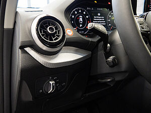 Audi Q2 35 TFSI S line 27 navigation