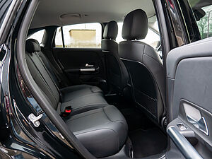 Mercedes-Benz GLA 180 Progressive 5 navigation