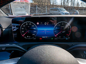 Mercedes-Benz A 180 AMG Line 13 navigation