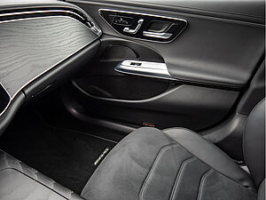 Mercedes-Benz E 300 e T AMG Sport Advanced Plus 12 navigation