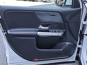 Mercedes-Benz GLB 180 d Progressive Advanced 29 navigation