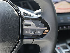 Peugeot 308 Allure HYBRID 145 e-DSC6 20 navigation