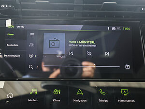 Peugeot 408 GT HYBRID 145 e-DSC6 11 navigation