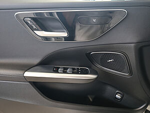Mercedes-Benz C 180 T Avantgarde Advanced 27 navigation
