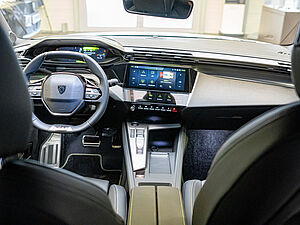 Peugeot 308 SW GT HYBRID 136 e-DSC6 6 navigation