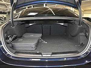 Mercedes-Benz E 300 e AMG Sport Advanced Plus 28 navigation