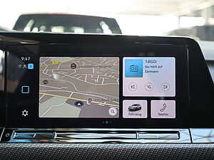 Volkswagen Golf VIII Variant R-Line 1,5 l eTSI DSG 13 navigation