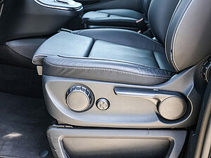 Mercedes-Benz V 300 d AVANTGARDE Extralang 9 navigation