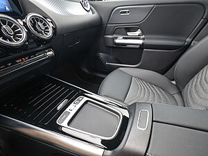 Mercedes-Benz GLA 180 Edition 16 navigation