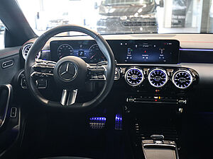 Mercedes-Benz CLA 200 SB AMG Sport Edition 9 navigation