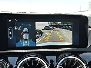Mercedes-Benz A 200 AMG Line 10 navigation