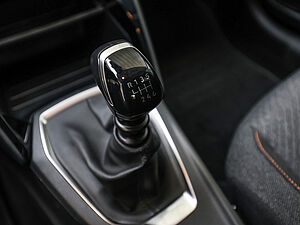 Peugeot 208 Neuer STYLE PureTech 100 16 navigation