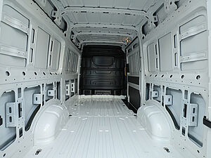 Volkswagen Crafter KA 35 mittellang Hochdach FWD 31 navigation