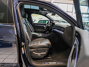 Volkswagen Touareg R-Line 3.0 TDI 4M 2 navigation