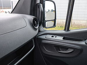 Mercedes-Benz Sprinter 317 CDI Tourer L2H2 17 navigation
