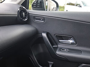 Mercedes-Benz A 250 e 19 navigation