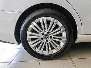 Mercedes-Benz C 180 T Avantgarde Advanced 5 navigation