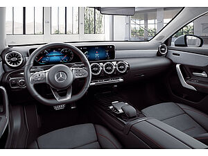 Mercedes-Benz A 200 Limo AMG 2 navigation