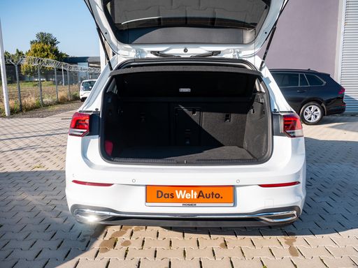 Volkswagen Golf VIII Life 2.0 TDI DSG ACTIVE SHZ LED ACC 25