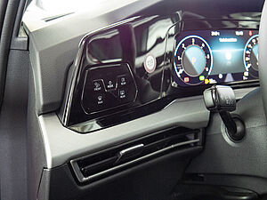 Volkswagen Golf VIII Variant Life 2.0 TDI DSG 28 navigation